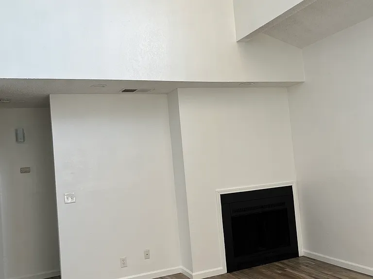 241 W Tulare Ave #D — Photo 12