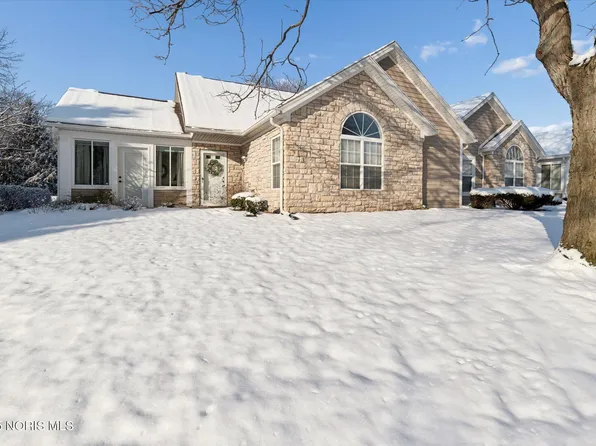 2235 Whispering Pines Dr, Toledo, OH 43617