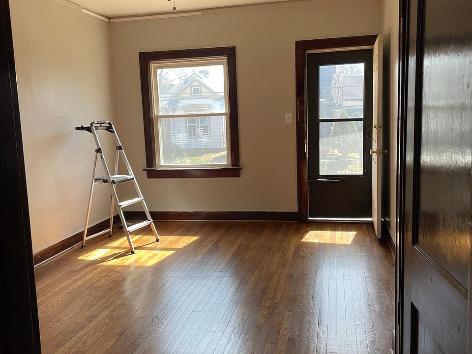 Large living room with great windows.