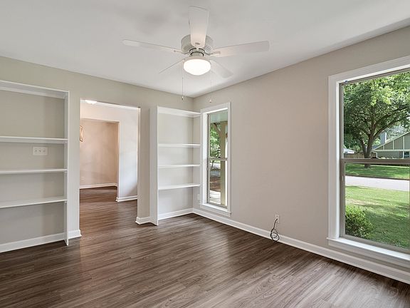 5th image of 296 W Lawnwood Dr