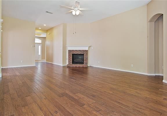 3rd image of 2735 Meadow Lake Dr