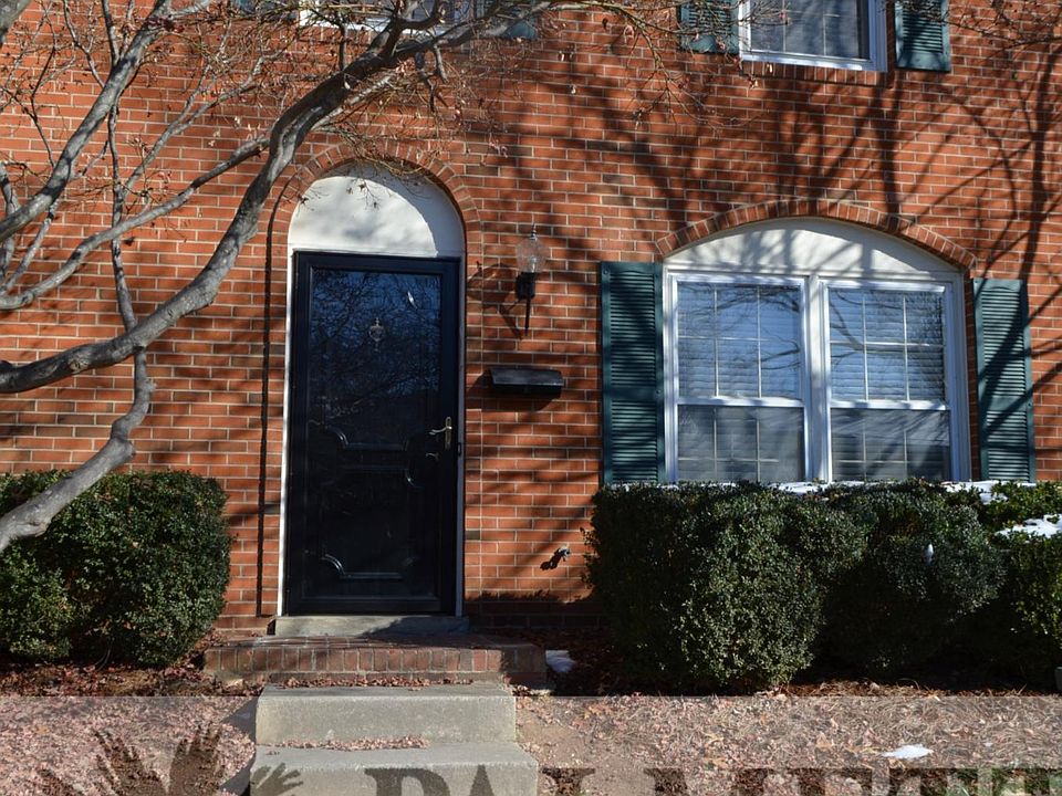 1st image of 3200 C Regents Park Ln
