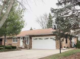 1671 Lynn St, Aurora, IL 60505