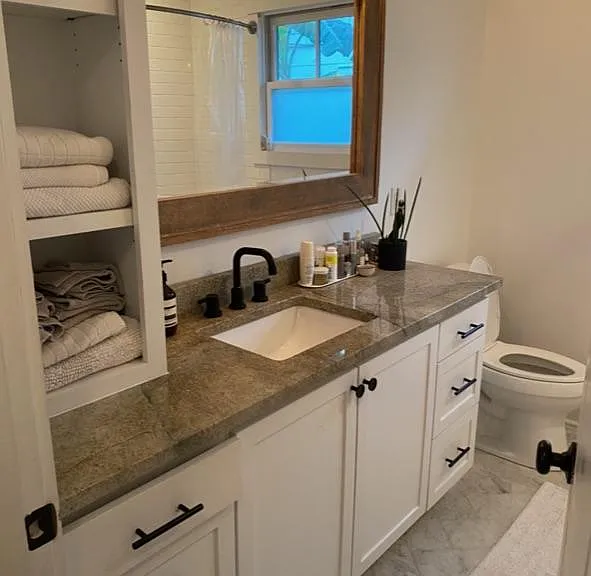 1010 Ashley Ave — Photo 8