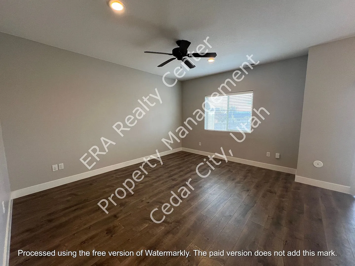 3 Bed 2.5 Bath Townhome off Main Street — Photo 4