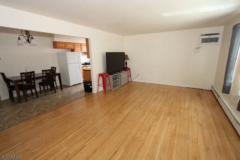 1 bed, 1.0 bath, $1,600 — Photo 1