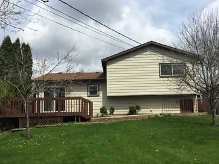 18027 W Gages Lake Rd — Photo 12