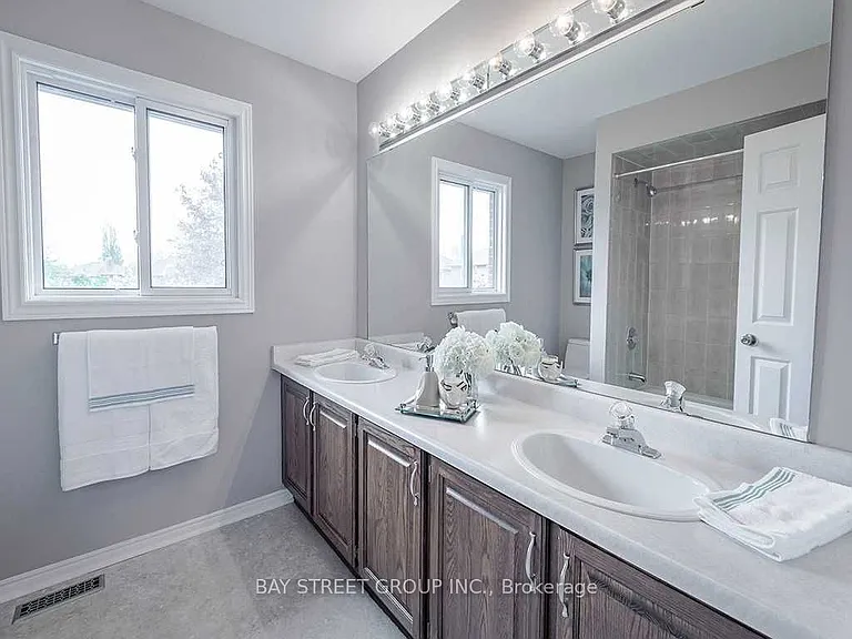 1469 Sprucewood Ter — Photo 13