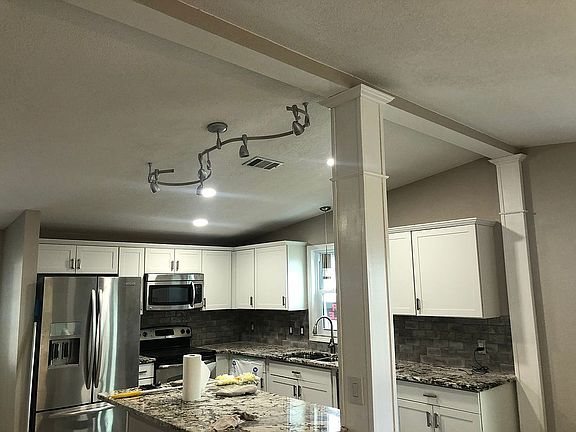5th image of 1449 W Schwartz Blvd