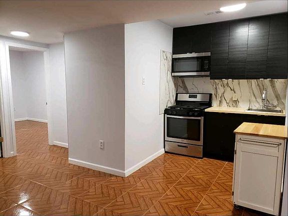 2nd image of 3743 Lyme Ave #1