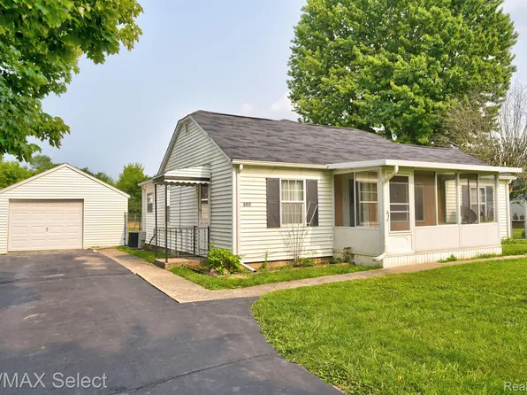 3157 Ludwig St, Burton, MI 48529