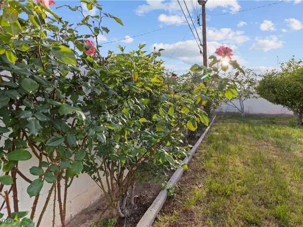 2703 Vegas Valley Dr, Las Vegas, NV 89121