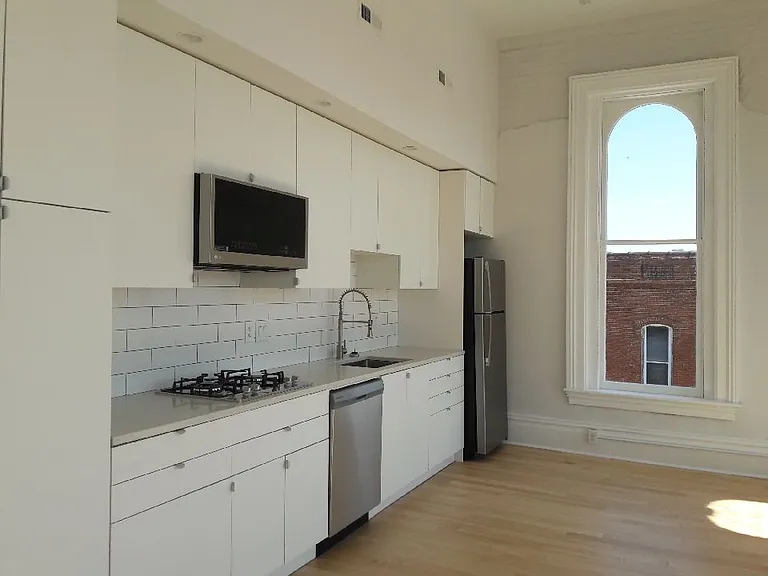 W Washington St — Photo 15