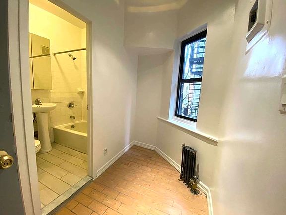5th image of 163 Stanton St #8A