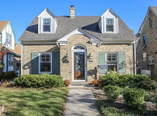 5818 N Bay Ridge Ave, Whitefish Bay, WI 53217