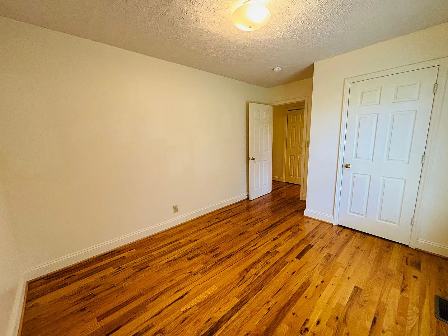 3 Bedroom 2 Bath Duplex — Photo 3