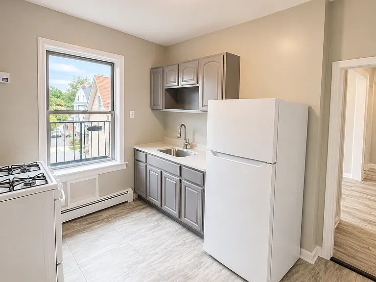 376A Park Ave #26 — Photo 1