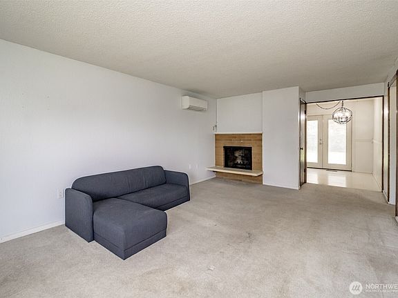 4th image of 5029 80th Avenue Ct E