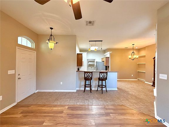 5th image of 132 Carlsbad Dr