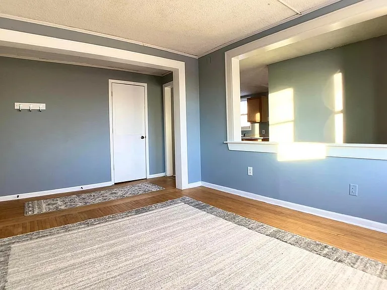 1082 Payne Ave #2 — Photo 4