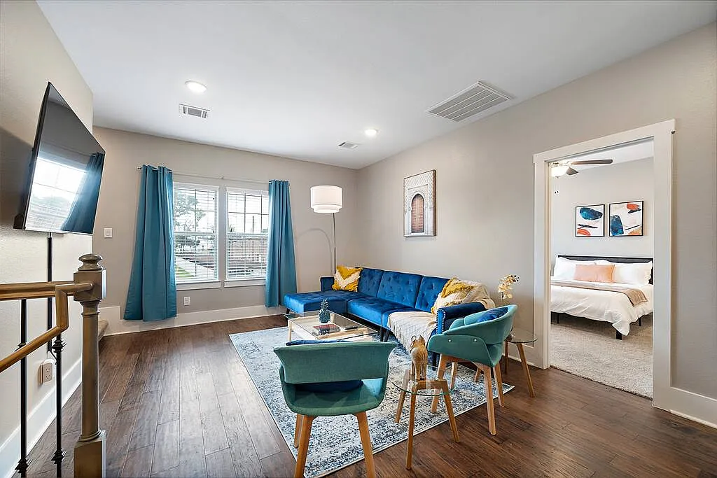 4 bed, $6,000 — Photo 4