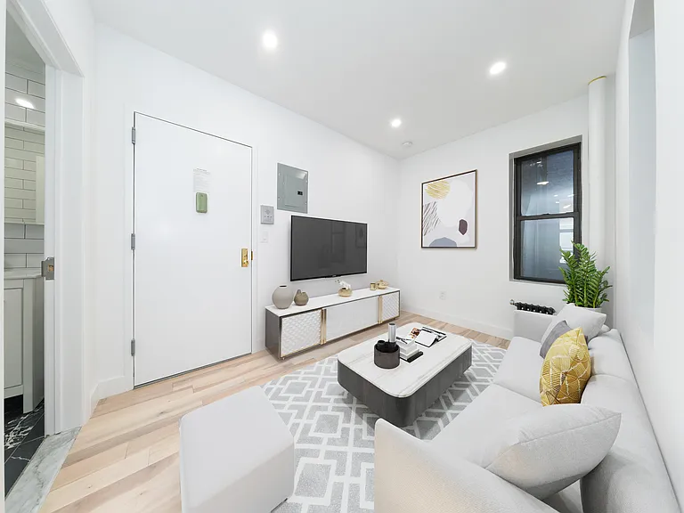 703 9th Ave #4D — Photo 1