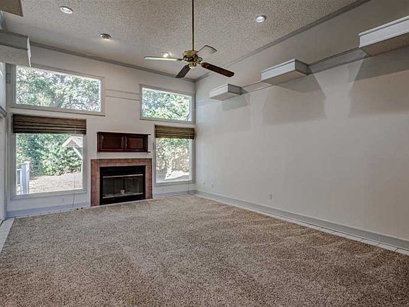 4th image of 1938 Woodbridge Dr