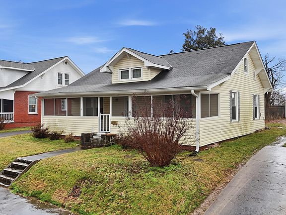 4th image of 1017 Catawba St