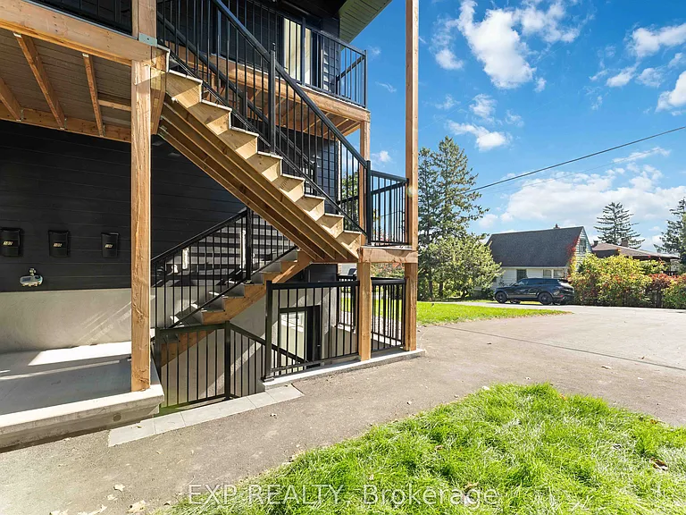 844 Connaught Ave — Photo 1