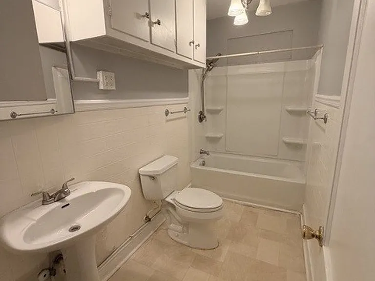 302 Bowles Ave — Photo 13