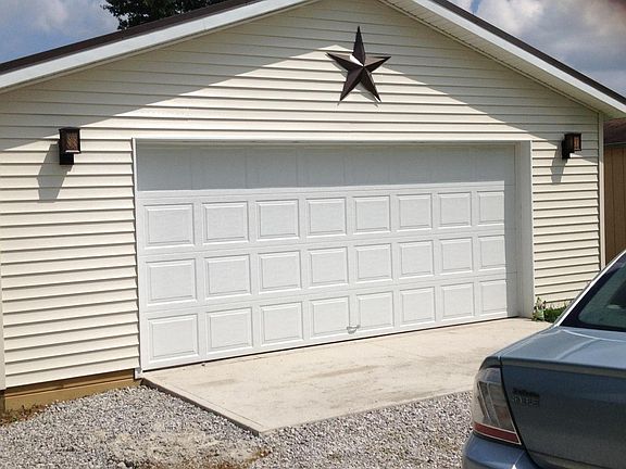 4th image of 1244 Laurel Dr