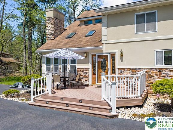 2nd image of 111 Sir Lyonnesse Ct