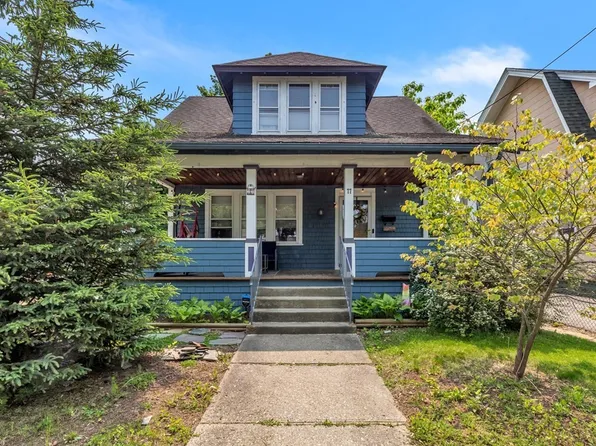 77 Somerset St, Springfield, MA 01108