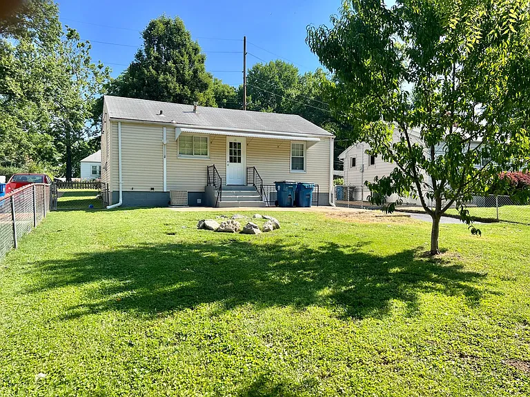 238 Sadonia Ave — Photo 2