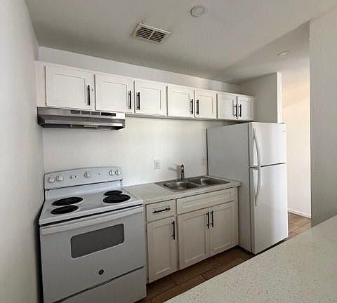 3rd image of 120 E Schunior St APT 4