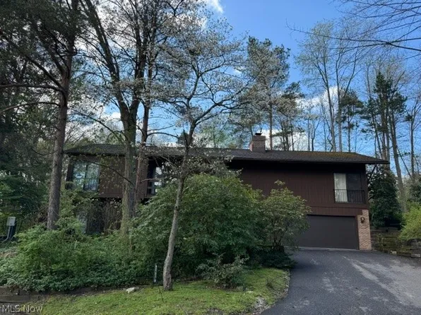 1938 Hemlock Dr, Kent, OH 44240