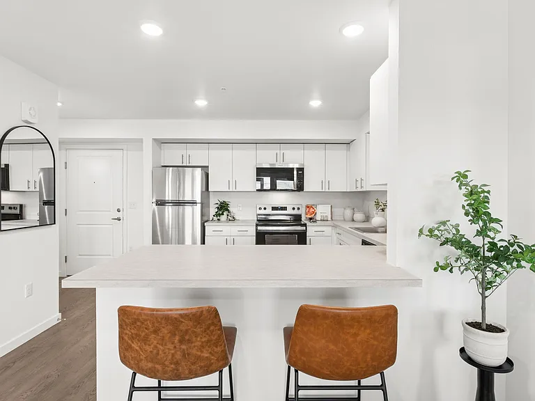 The Landing at Harbor Pointe — Photo 11