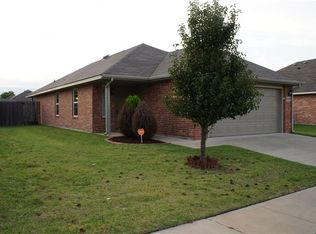 8205 Sunny Pointe Ln, Oklahoma City, OK 73135