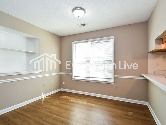 4th image of 6894 Snyder Rd