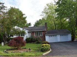 9 Parkway Dr, Pine Brook, NJ 07058
