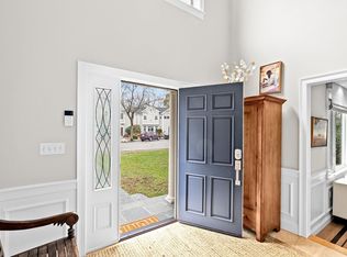 33 Sunhill Ln, Newton, MA 02459