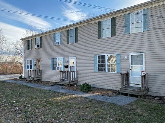 2nd image of 32 Hillwood St