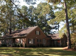 1410 Captains Rd, Tarboro, NC 27886