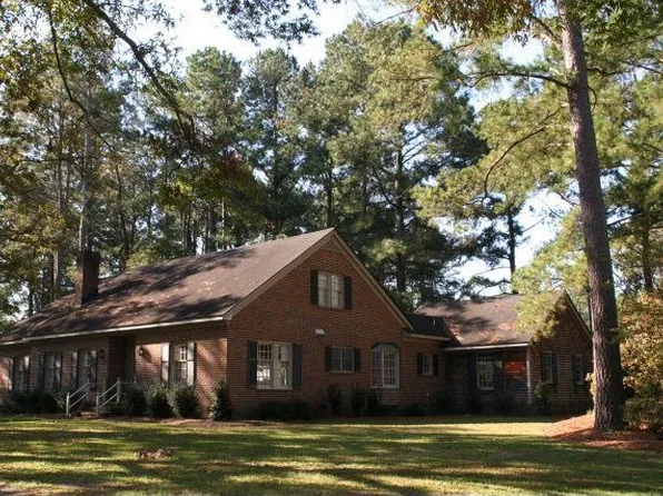 1410 Captains Rd, Tarboro, NC 27886