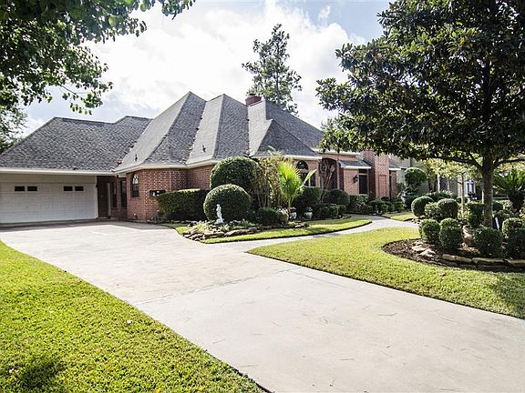 2nd image of 7035 Centre Oaks Dr