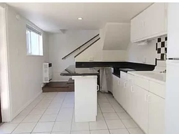 5th image of 410-414 Andover St #410A