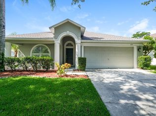 633 Straw Lake Dr, Brandon, FL 33510