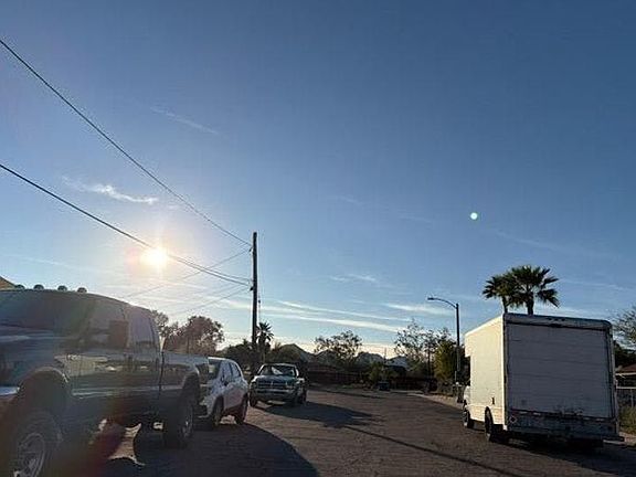 5th image of 1620 W Niagara St