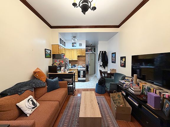 4th image of 410 W 51st St APT 102