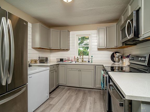 2nd image of 344 Mary Gray Ln